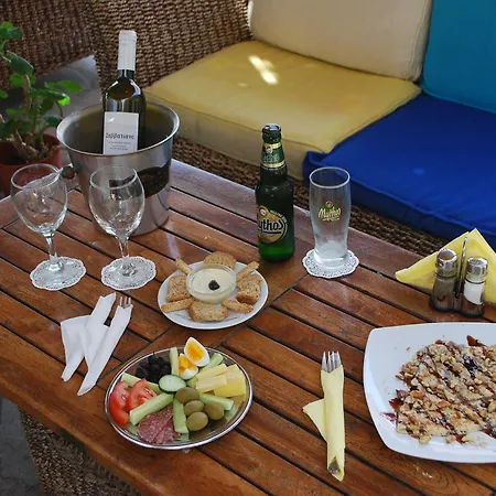 Siroco's And Апарт-отель Парос