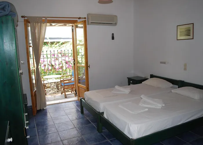 アパートホテル Siroco's And 3*