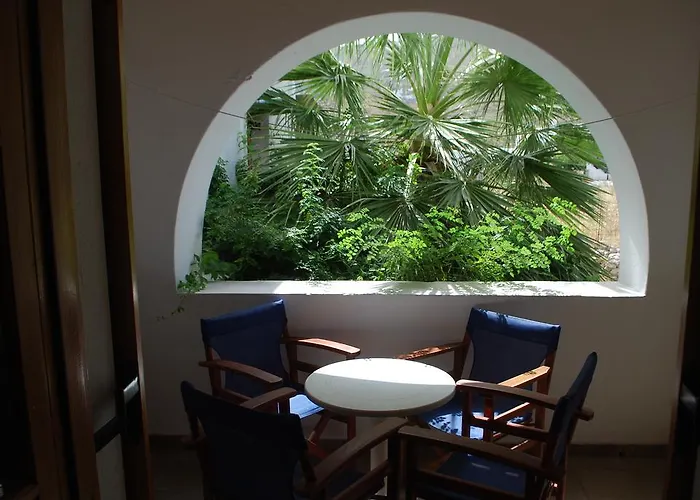 アパートホテル Siroco's And パロス島