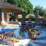 Ξενοδοχείο με διαμερίσματα Siroco's And 3*