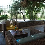 Ξενοδοχείο με διαμερίσματα Siroco's And