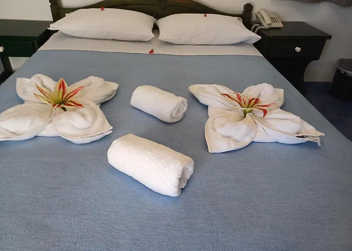 Siroco's And 3* Parikia (Paros)